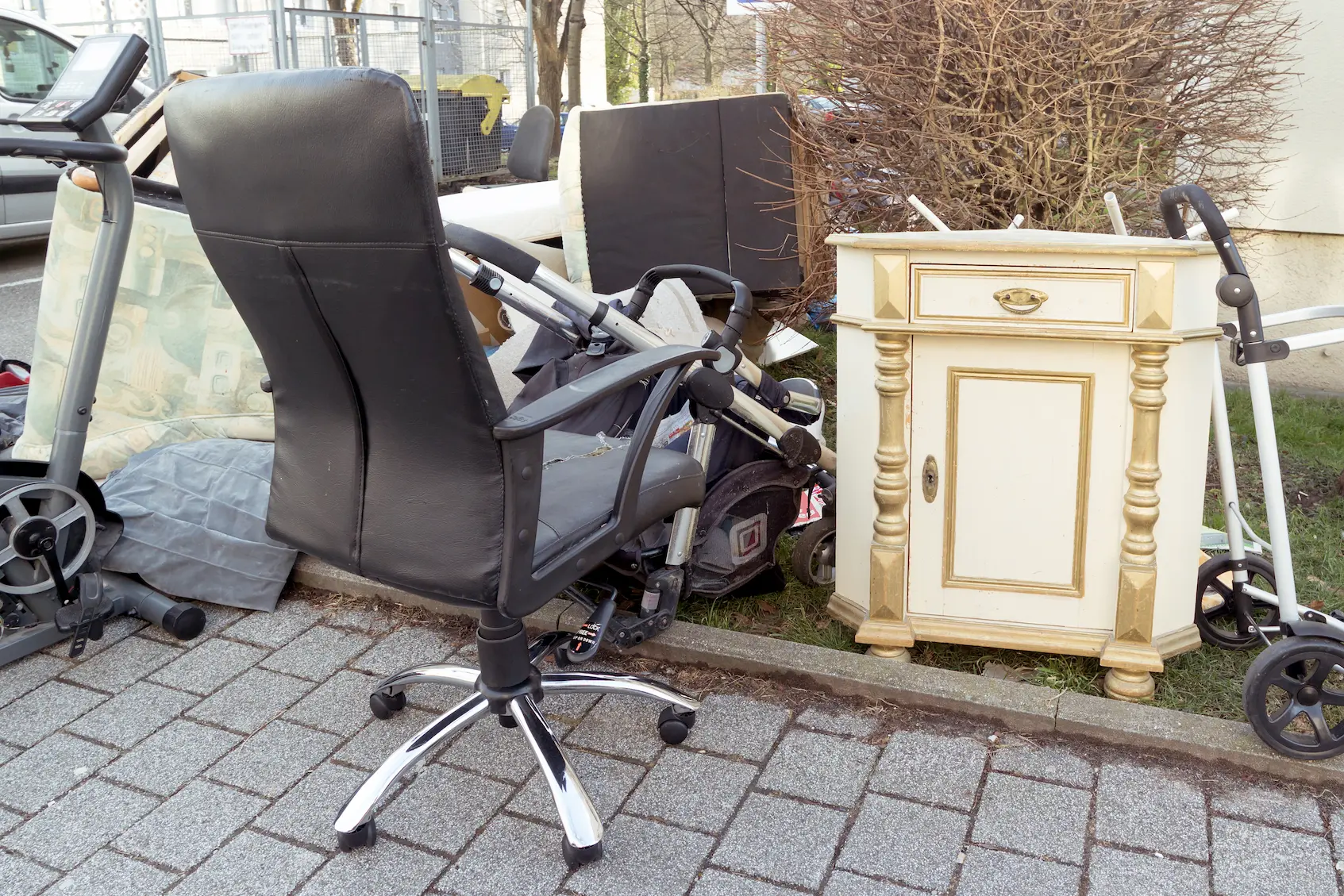 Furniture Removal in Fresno and Clovis